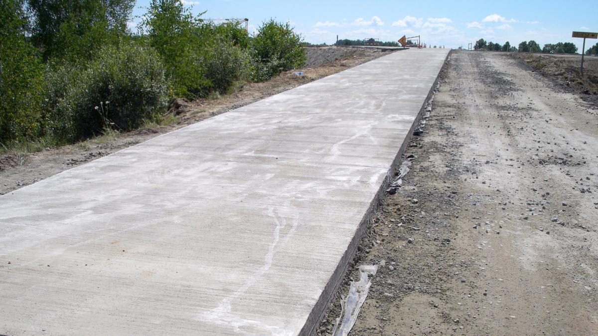 Дороги территориального значения планируют ремонтировать в бетоне