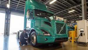 Перший сертифікований центр електро вантажівок Volvo Trucks відкрився в Америці