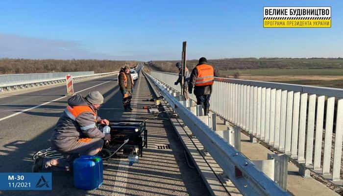 Фінішує ремонт двох мостів на Дорозі Єдності в Кіровоградській області