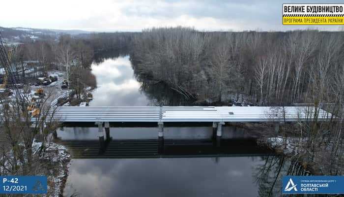 На Полтавщине капитально ремонтируем мост через реку Псел: финиширует монтаж балок