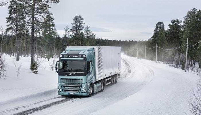 Электрические грузовики Volvo прошли испытания в экстремальных зимних условиях