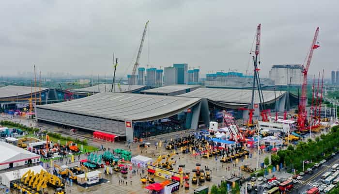 Китай готовится к выставке строительной техники CICEE в выставочном центре Чанша в мае 2023 года.